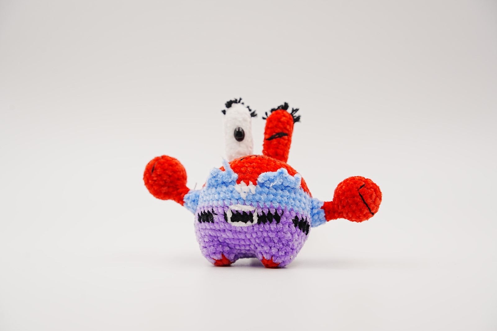 crochet-animation-006 Shiny Crab Boss - Image 1