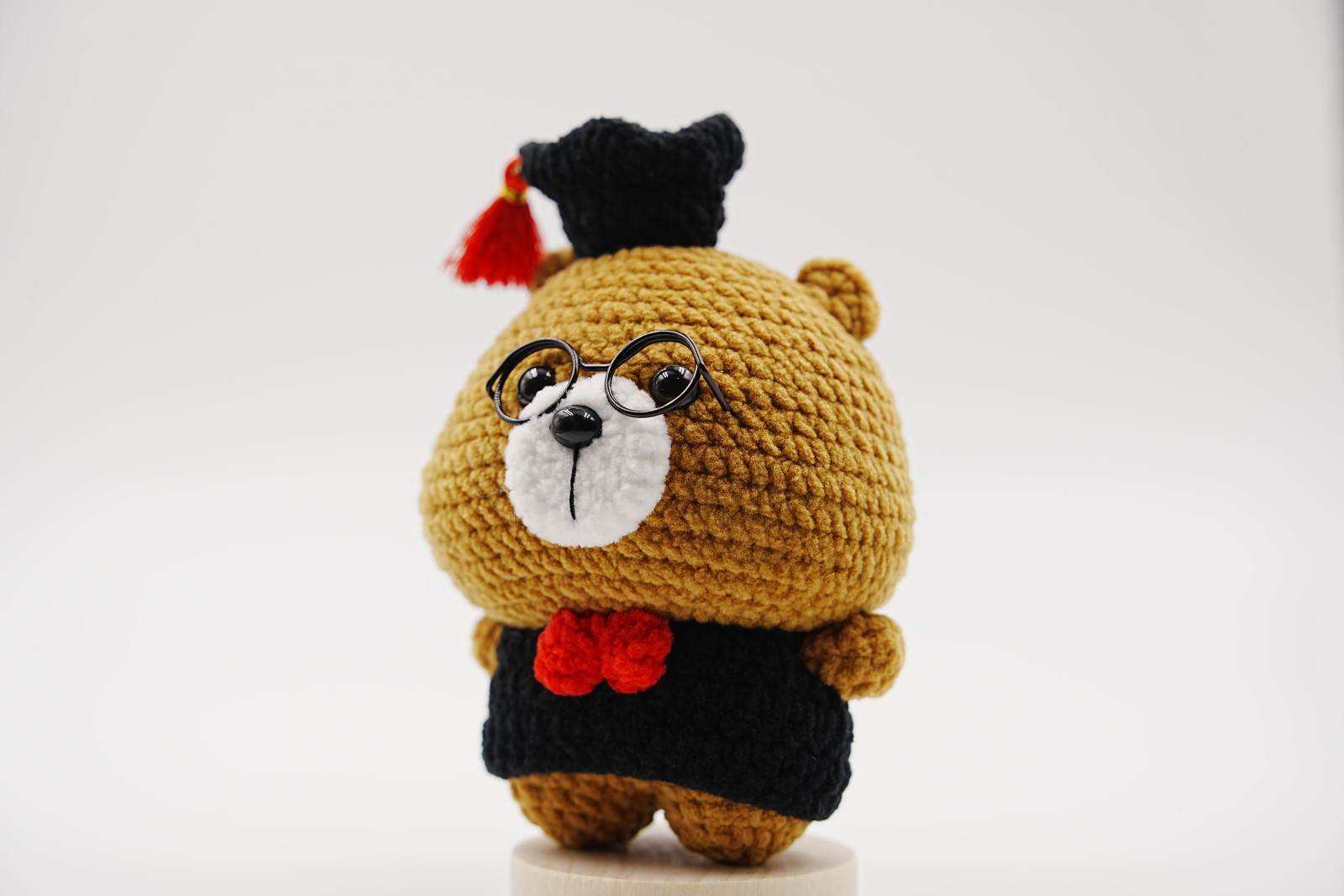 crochet-bear-010 Graduate Bear - Image 1