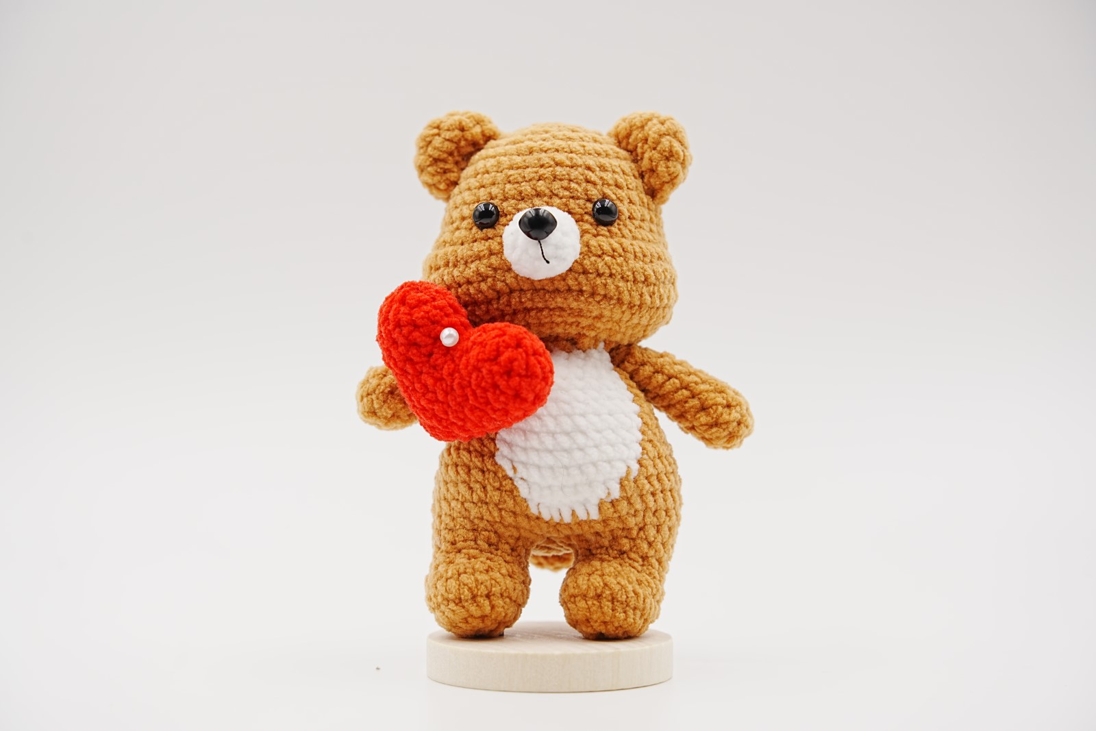 crochet-bear-014 Heart Hug Bear - Image 1