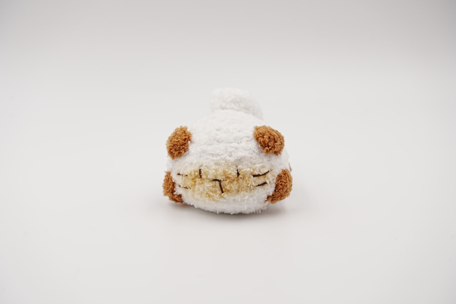 crochet-cat-001 Fluffy Siamese Cat - Image 1