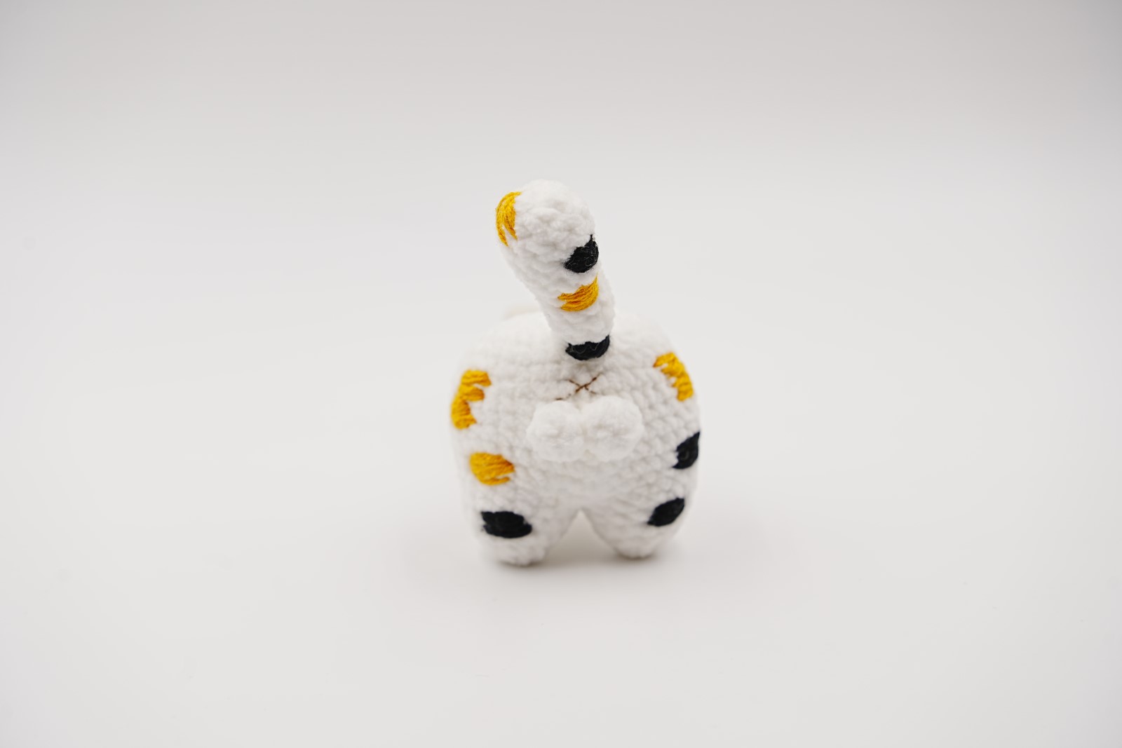 crochet-cat-008 Tricolor Cat Bum - Image 1