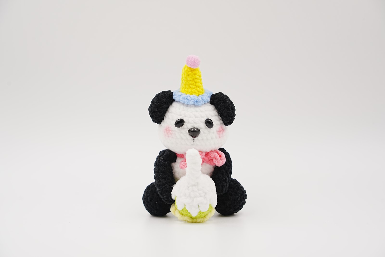 crochet-panda-004 Birthday Panda - Image 1