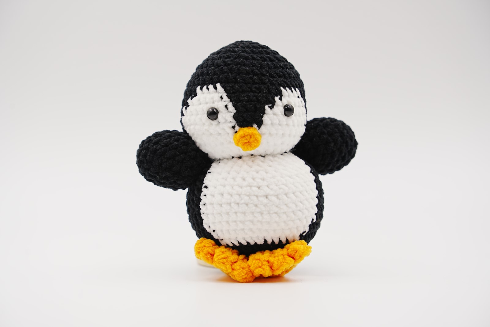 crochet-penguin-009 Classic Penguin - Image 1