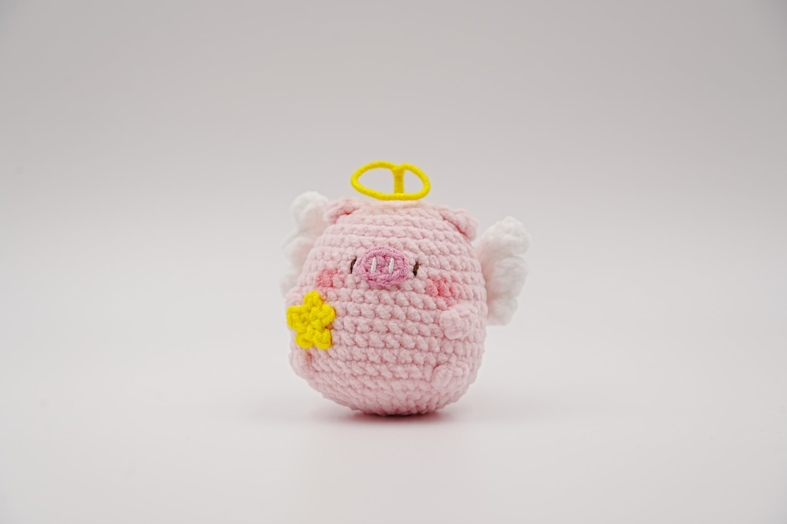 crochet-pig-021 Angel Pig - Image 1