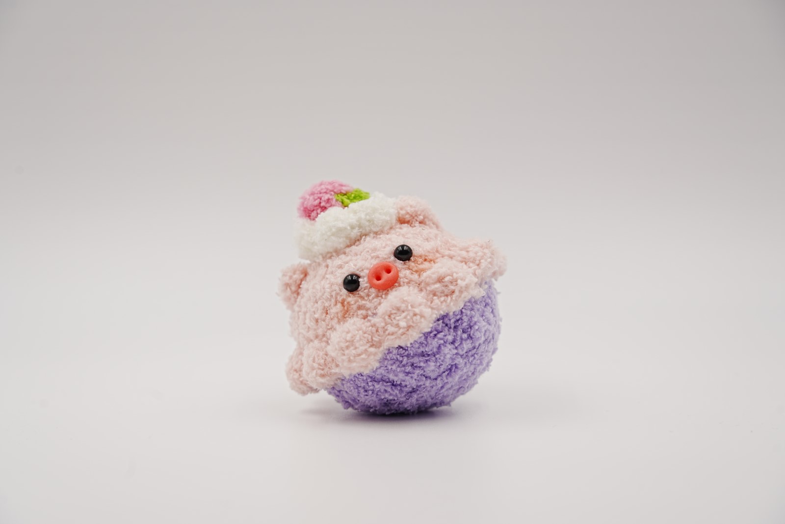 crochet-pig-026 Cake Pig - Image 1