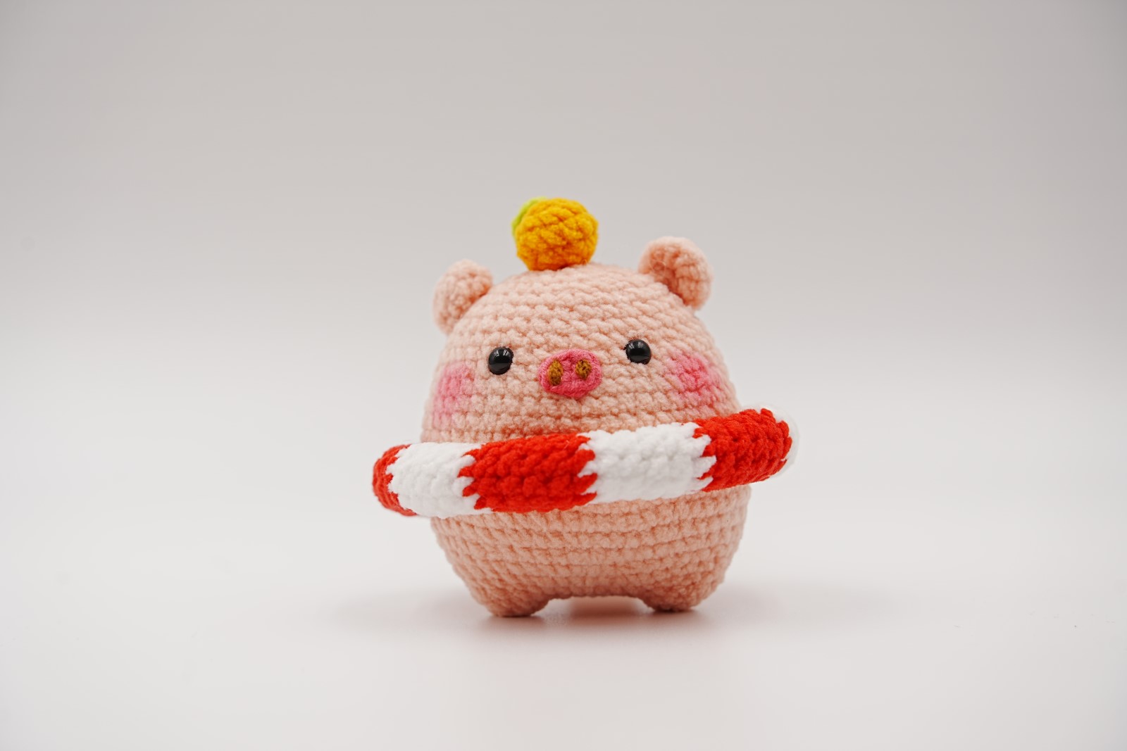 crochet-pig-034 Summer Swim Pig - Image 1